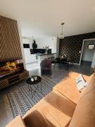 Lascano Parking GRATUIT proche Gare Aéroport Eurexpo GROUPAMA STADIUM