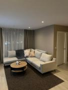 London Flat w Balcony