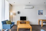 Modern Nomads Chic 1BR with Balcony in the Heart of South Yarra