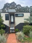 Bushland setting close to Sydney CBD- stand alone apartment