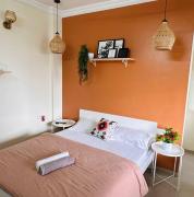 Casa Bella Private Suite With Balcony Garden with WiFi AC Smart TV Kitchenette Work Desk
