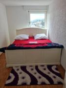 1 Beautiful Room in an 3-Bed-Room-Appart