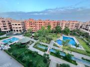 Vue piscine et terrasse oasis calme et luxueux