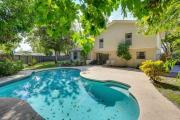 Pool Spacious central home 7Mile to Beach