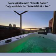 Cwtch Glamping Shepherds Huts