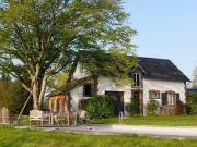 Maison de campagne avec piscine et étang