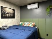 Apê térreo sem escada com Ar Cond, WiFi e banheira!