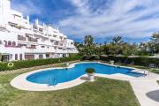 Apartment With Roof Terrace & Parking - Communal Pool and Near the Beach