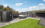 Gorgeous Home In Ringkøbing With Wifi
