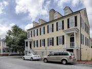 321 E Congress Garden