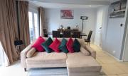 Charming Lake House nature retreat in Cotswold Water Park, South Cerney near Cirencester Charming Lake House nature retreat in Cotswold Water Park, South Cerney near Cirencester