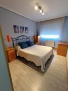 apartamento de tres dormitorios con garaje y todos los servicios cerca