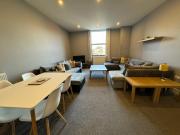 1 bed Apt close to Leeds Arena Sleeps up to 4 people F1