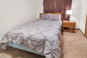 SC105B 1BR 1BA Sleeps six Wi-Fi Free Parking close to lift