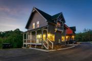 Liberty Lodge- Ideal Location, Indoor Pool, Hot Tub, 10 First Responder