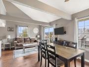 2BR Cozy Condo - Centrally Located - Stairs Required - FREE TICKETS INCLUDED - FC1-5