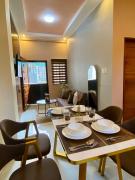 FYLL Homes - Ysabella Suite Stylish Art Deco 1-Bed Apartment with FREE Parking Near Pagsanjan Falls & Caliraya