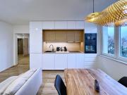 Janas WOW apt, 3 room, free parking, 15Airpt, 25City