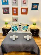 XL Massive Art-Filled Home in Central Area, WALK to Sliema, St Julians