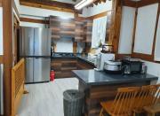 Jeonju Hanok Maeul Daeseung Jeongdam Hanok Dockchae Pension