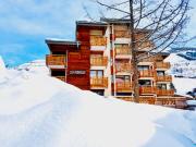 Charmant 2 pièces au pied des pistes avec balcon et casier à ski - FR-1-516-211