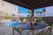 Top Paralimni