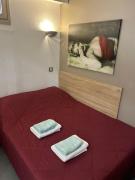 GOLFE JUAN Joli F2 clim piscine à 5 minutes de la mer