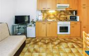 1 Bedroom Beautiful Apartment In Lucija