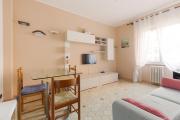 GuestHost - APT with balcony- M3 Maciachini