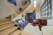 A central 2BR authentic Townhouse with Rooftop by 360 Estates