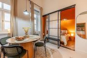 Rose Garden Apartment in centre for 4 Rose Garden Apartment in centre for 4