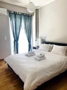 Karyatis - Apartment on the road of history