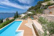 Majestic Tranquil Villa with Stunning Panoramic View Majestic Tranquil Villa with Stunning Panoramic View