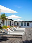 Barrys Beach Road Hotel