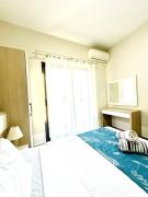 Modern 3 bed flat with pool