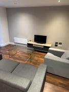 2 bed spacious flat - Canal view 2 bed spacious flat - Canal view