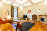Magical Danube view in a spacious two bedroom suite next to Parliament