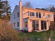 GRANDVIEW LAKEFRONT LIMIT 9 villa