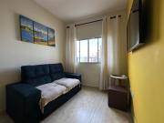 Apto com Sacada e Wi-Fi – 5 min da Praia!