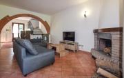 Cozy Home In Fauglia With Wifi