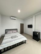 Top Ban Khlong Su