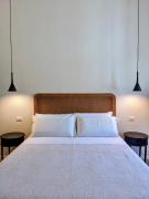 Peaceful Roman Retreat