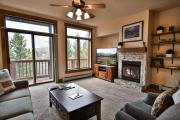 Prospect Point Retreat: Lakeside Townhome, Mountain Views