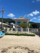 Linda casa ampla beira do mar em Gov Celso Ramos