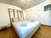 Maison Entre Pont et Cathédrale