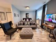 BL - The Executive Suite, Boru - 24hr Self Check-in, Free Private Parking, Balcony with Mountain View, 5 minute walk to City Center