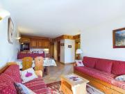 Appartement 3 pièces Sud avec balcon, parking et proche pistes et commerces - FR-1-398-571