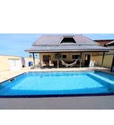 Sobrado no centro frente ao mar