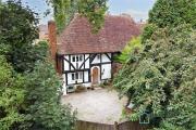 500 yr old Cottage with historic park at the gate 500 yr old Cottage with historic park at the gate