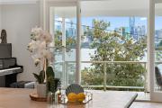 Harbourfront Haven 4BR Retreat with Stunning Views of Sydney Iconic Landmarks